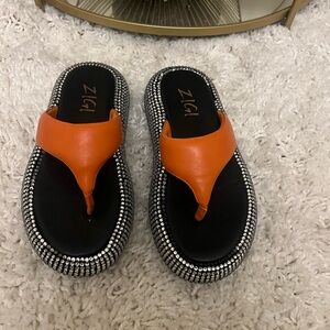 Zigi Sz6 NWOB Orange Sandals with Beaded Sole